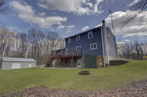 Exterior - 3900 Henry St, Jackson, MI 49203 photo 9 of 21