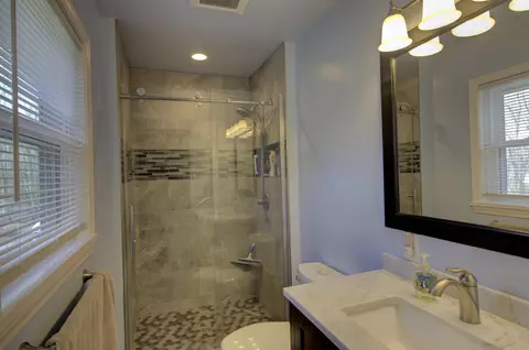 Bath - 3900 Henry St, Jackson, MI 49203 photo 7 of 8