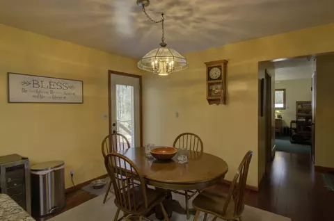 Dining - 3900 Henry St, Jackson, MI 49203 photo 4 of 4
