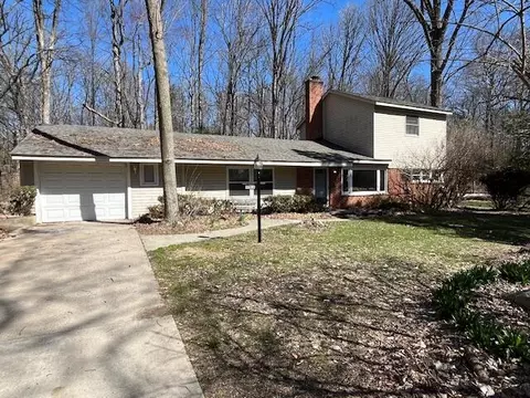25280 Pimlico Ct, Farmington Hills, MI 48336
