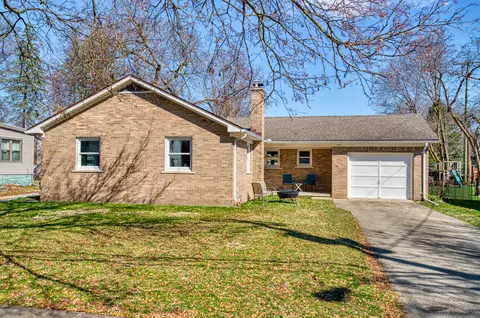217 Adams St, Chelsea, MI 48118