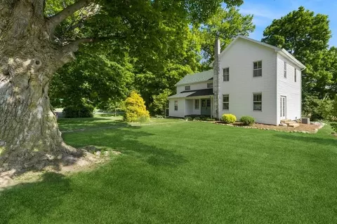 1266 Grange Rd, Buchanan, MI 49107