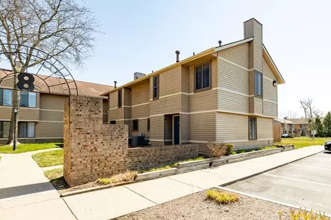 225 Briarcrest Dr #208, Ann Arbor, MI 48104