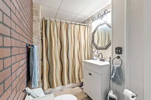 Bath - 5125 Clinton Rd, Jackson, MI 49201 photo 5 of 5