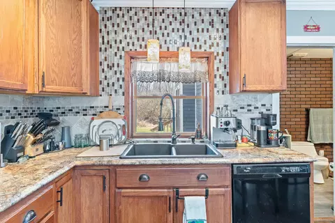 Kitchen - 5125 Clinton Rd, Jackson, MI 49201 photo 2 of 3