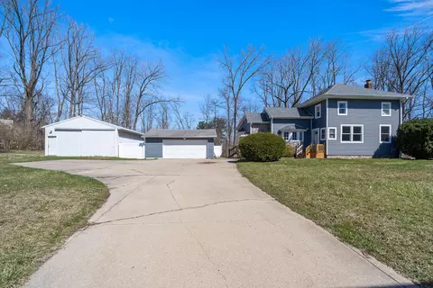 Exterior - 5125 Clinton Rd, Jackson, MI 49201 photo 3 of 17