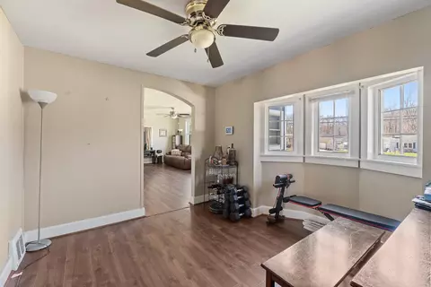 Living - 5125 Clinton Rd, Jackson, MI 49201 photo 6 of 6