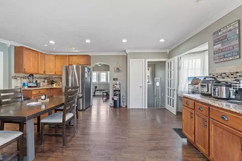 Kitchen - 5125 Clinton Rd, Jackson, MI 49201 photo 3 of 3