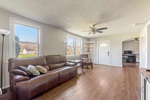 Living - 5125 Clinton Rd, Jackson, MI 49201 photo 1 of 6