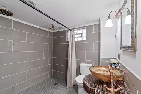 Bath - 5125 Clinton Rd, Jackson, MI 49201 photo 3 of 5