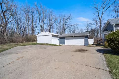 Exterior - 5125 Clinton Rd, Jackson, MI 49201 photo 4 of 17