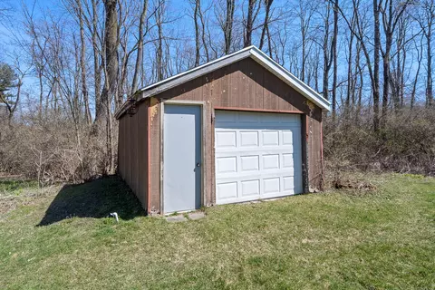 Exterior - 5125 Clinton Rd, Jackson, MI 49201 photo 9 of 17