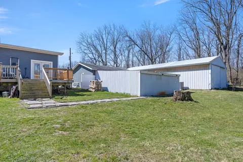 Exterior - 5125 Clinton Rd, Jackson, MI 49201 photo 10 of 17
