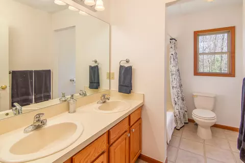 Bath - 2410 N Hacker Rd, Howell, MI 48855 photo 3 of 3