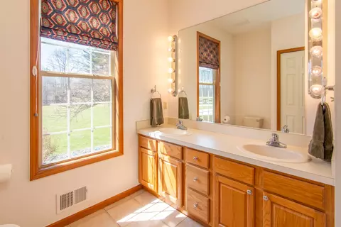 Bath - 2410 N Hacker Rd, Howell, MI 48855 photo 2 of 3