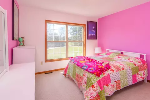 Bedroom - 2410 N Hacker Rd, Howell, MI 48855 photo 1 of 2