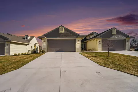 1214 S Timberview Dr #40, Whitehall, MI 49461