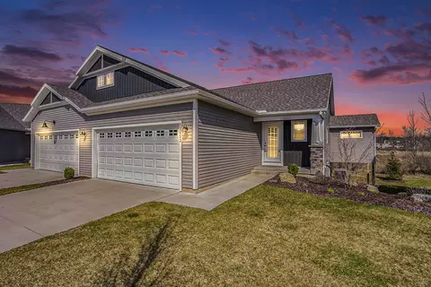 13653 Legends View Ct #9, Holland, MI 49424