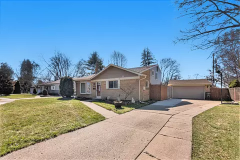 20512 Dubois St, Clinton Twp, MI 48035
