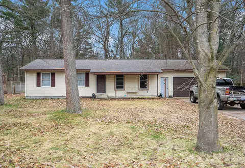 2309 Pinetree Ct, Whitehall, MI 49461