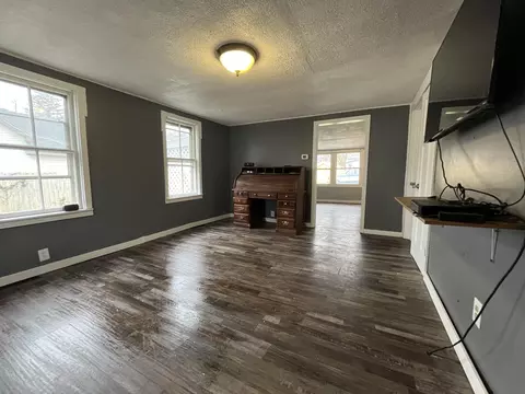 320 Mitchell St, Marshall, MI 49068 photo 2