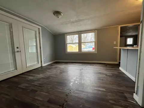 320 Mitchell St, Marshall, MI 49068 photo 4