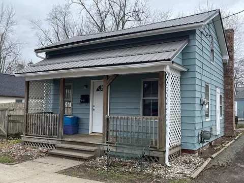 320 Mitchell St, Marshall, MI 49068