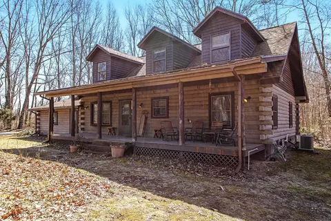 32485 42nd Ave, Paw Paw, MI 49079