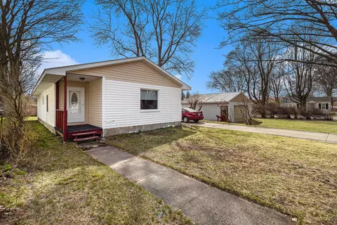 216 S Apple St, Hart, MI 49420