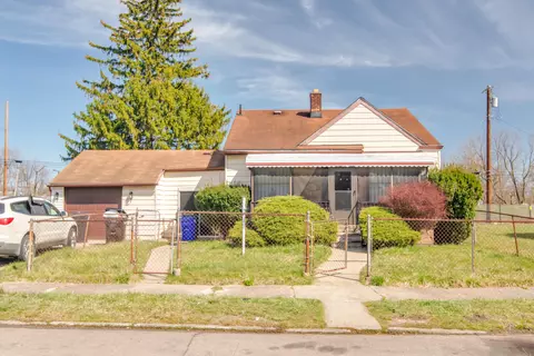 8224 Greenlawn St, Detroit, MI 48204