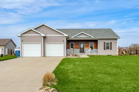 30818 Mission Ave, Paw Paw, MI 49079