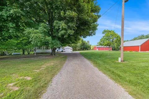 Exterior - 12664 Hoffman Rd, Three Rivers, MI 49093 photo 3 of 13
