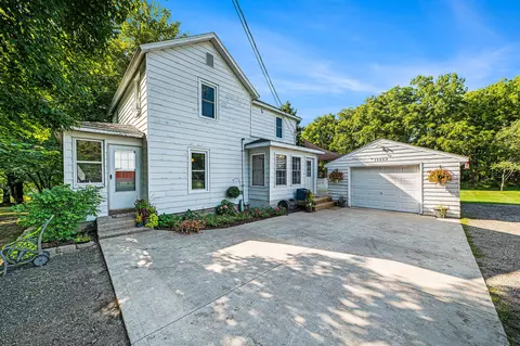 Exterior - 12664 Hoffman Rd, Three Rivers, MI 49093 photo 5 of 13