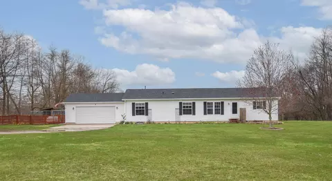 814 Halls Corner Rd, Montgomery, MI 49255