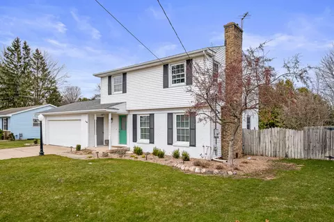 Exterior - 1683 Cedarlane Dr, Jenison, MI 49428 photo 3 of 10