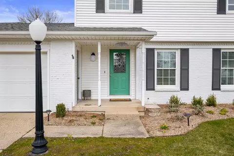 Exterior - 1683 Cedarlane Dr, Jenison, MI 49428 photo 4 of 10
