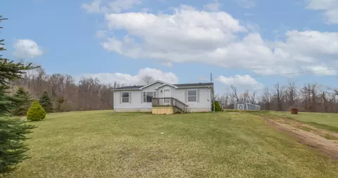 2496 Jerome Rd S, Pittsford, MI 49271