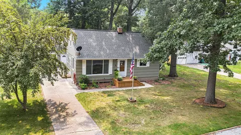 2167 Leif Ave, Norton Shores, MI 49441
