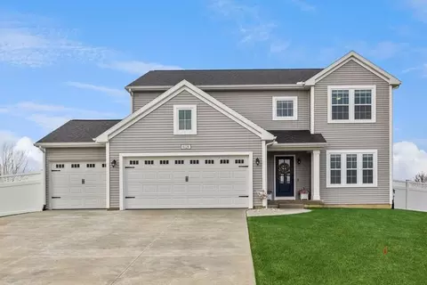 6128 Longhorn Trl, Stevensville, MI 49127