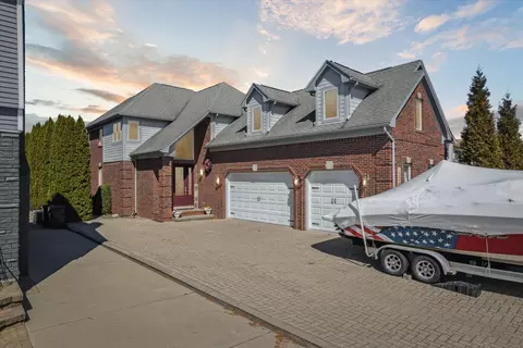 37489 Lakeshore Dr, Harrison Township, MI 48045