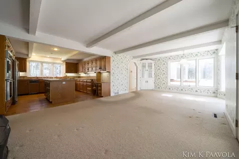 Living - 7675 Timber Bluff Rd SE, Ada, MI 49301 photo 8 of 10