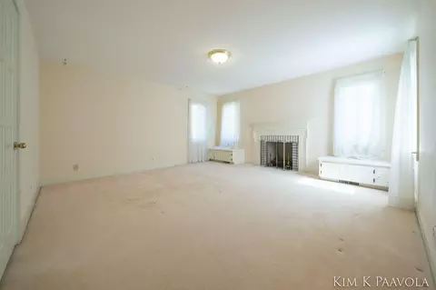 Living - 7675 Timber Bluff Rd SE, Ada, MI 49301 photo 9 of 10