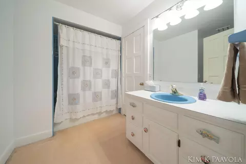 Bath - 7675 Timber Bluff Rd SE, Ada, MI 49301 photo 5 of 6