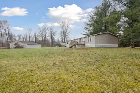 Exterior - 4035 Olmstead Rd, Ionia, MI 48846 photo 8 of 15