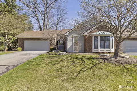 5013 N Quail Crest Dr SE #116, Grand Rapids, MI 49546