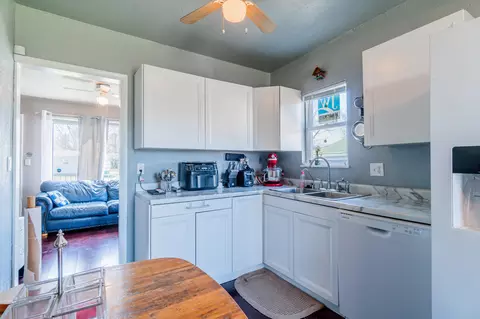 11535 Whitehorn St, Romulus, MI 48174 photo 9