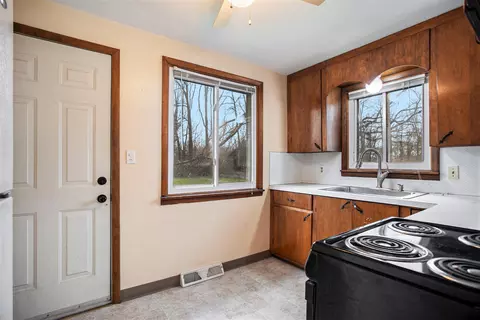 225 Sharkey St, Bellevue, MI 49021 photo 9