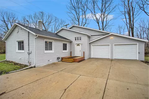 225 Sharkey St, Bellevue, MI 49021