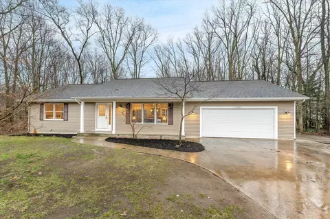 12352 Sleeper St, Grand Haven, MI 49417