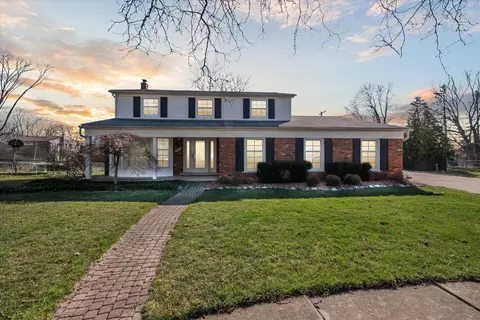 15396 E Blue Skies Ct, Livonia, MI 48154